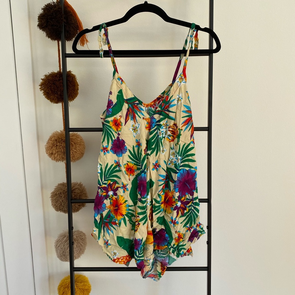 Flowy flora print romper